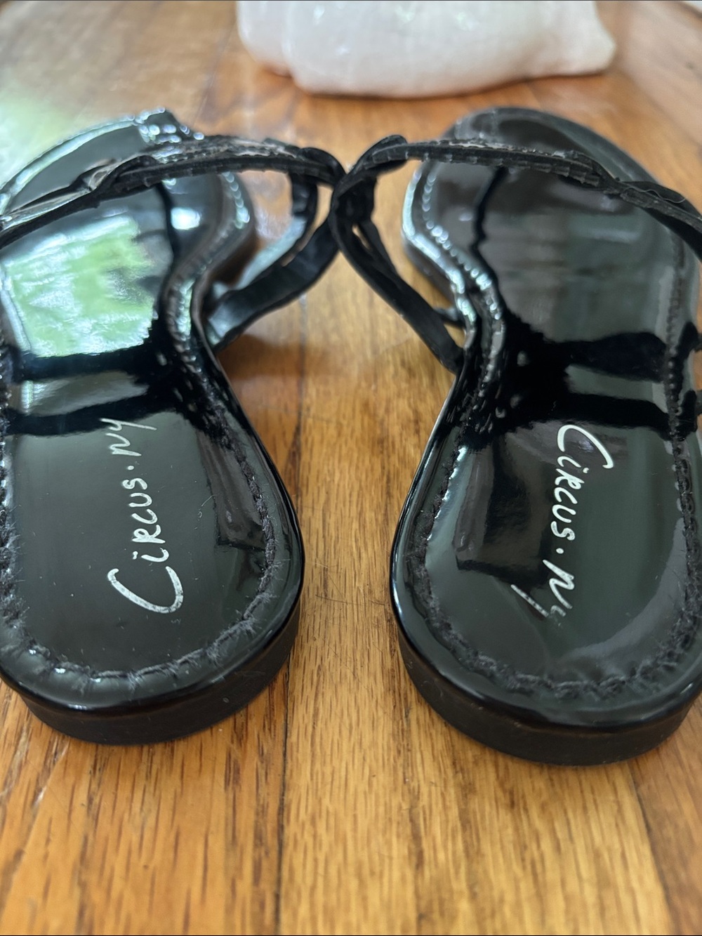 Circus NY by Sam Edelman Canyon Flat Medallion Sandals - Picture 7 of 9